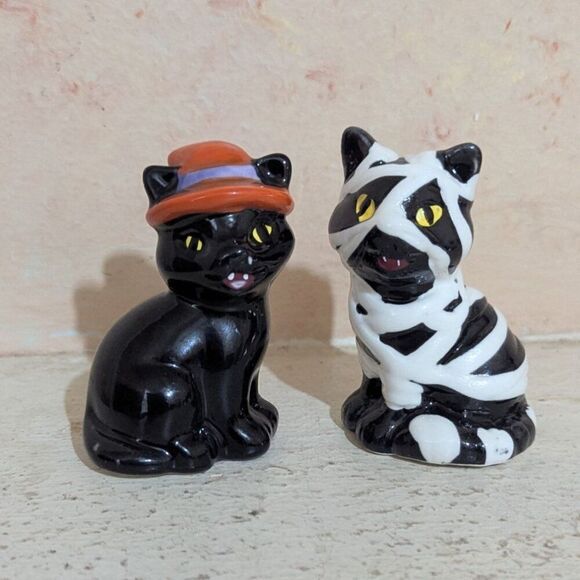 Black Cat & Mummy Cat Ceramic Salt & Pepper Shakers Halloween Decor 3" Set new - Picture 4 of 6